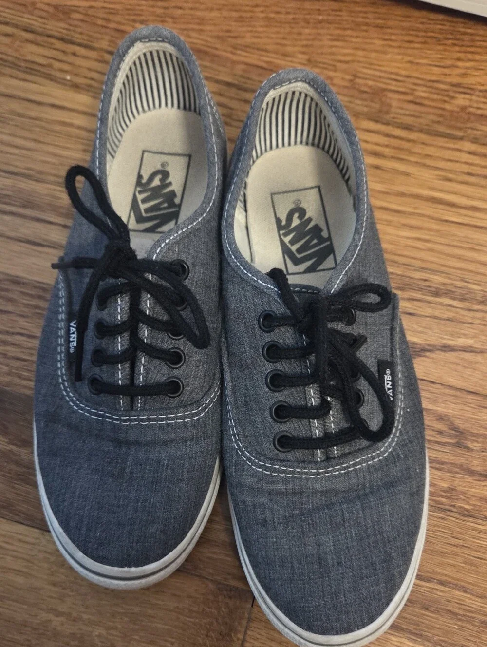 Vans Low-Top Sneaker in Charcoal grey and Black Size 6